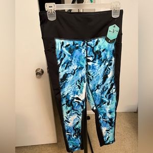 NWT rise by lularoe 3/4 leggings